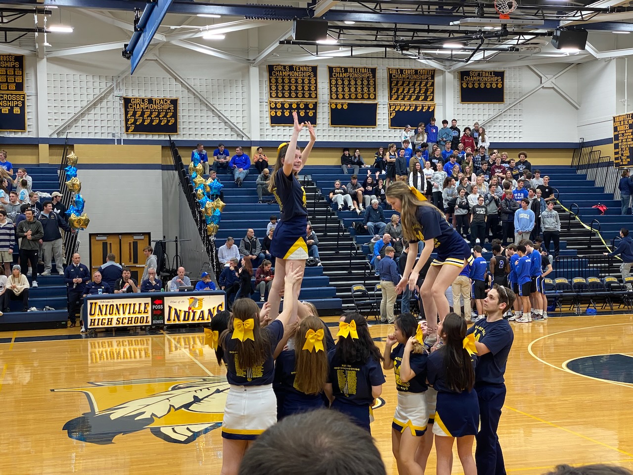 2019-12-10-cheerleaders-07 photo